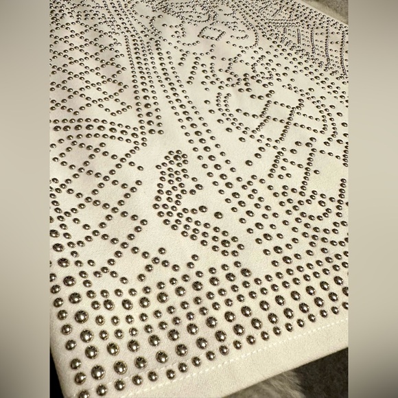 Windsor - Sleeveless Geometric Gold & White BodyCon Dress ✨ - Picture 3 of 5